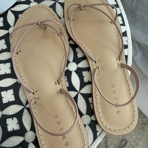 Amanu Tan Sandals never worn 39